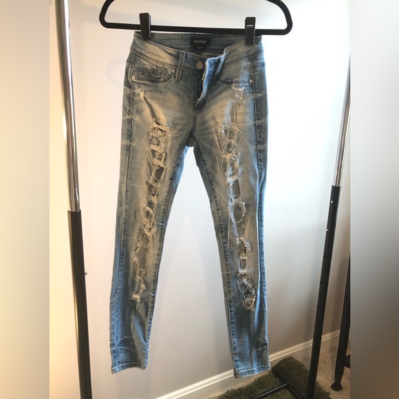Bebe Denim Jeans with silver chain - Picture 1 of 8